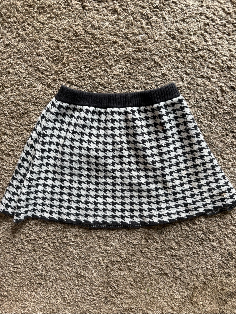 Black & White Houndstooth Knit Skirt